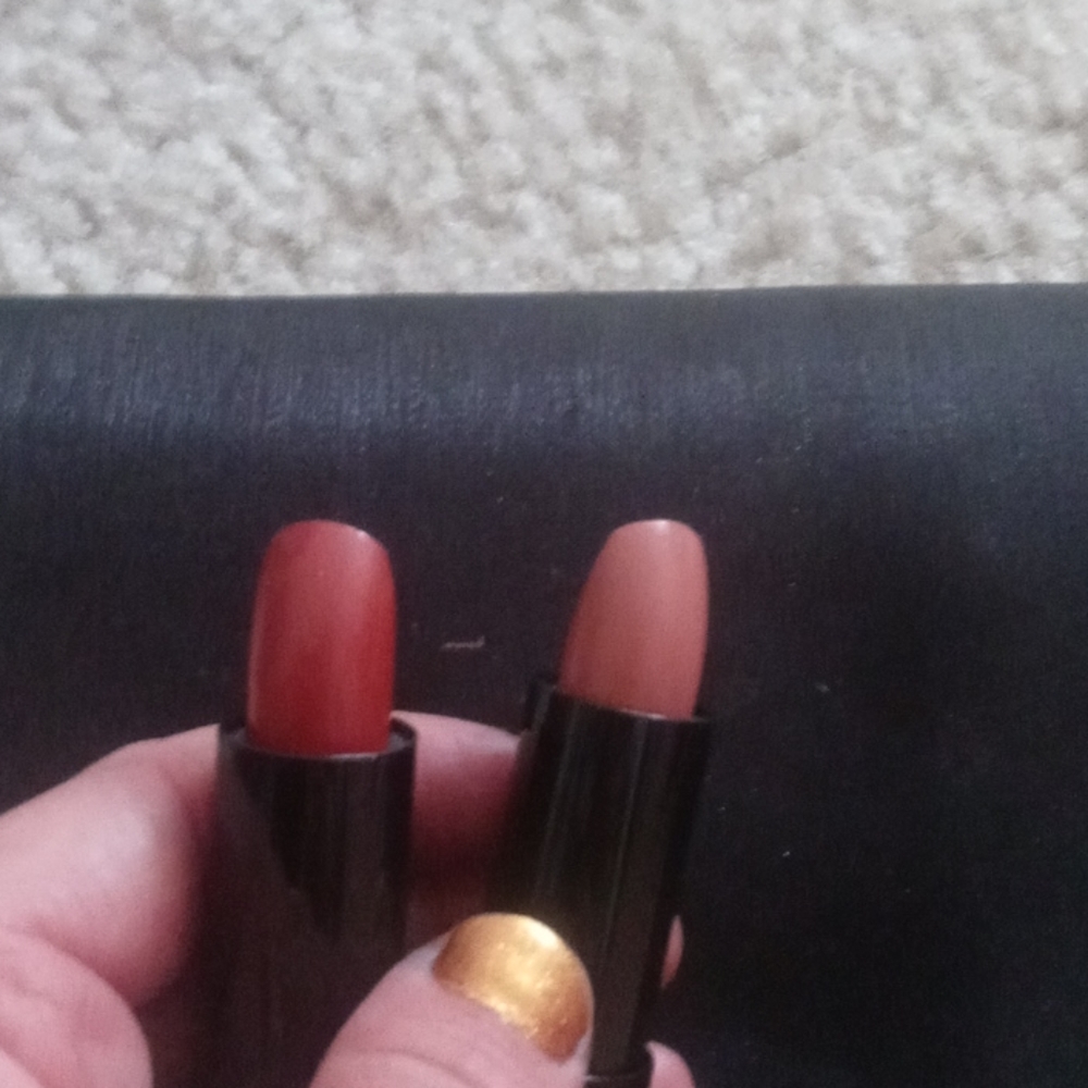 Color design lip stick